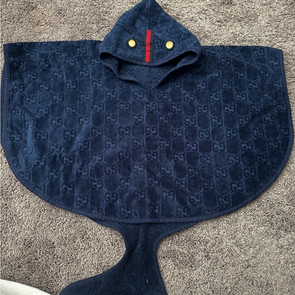 Gucci Kids Navy Hooded Towel Cape - Picture 2 of 8